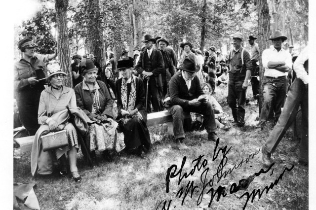 P-075-15-011c, Spectators at the event