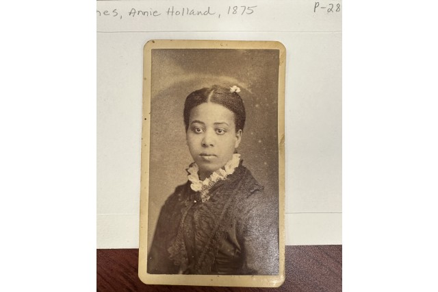 Annie Holland Jones, Sophia’s sister.