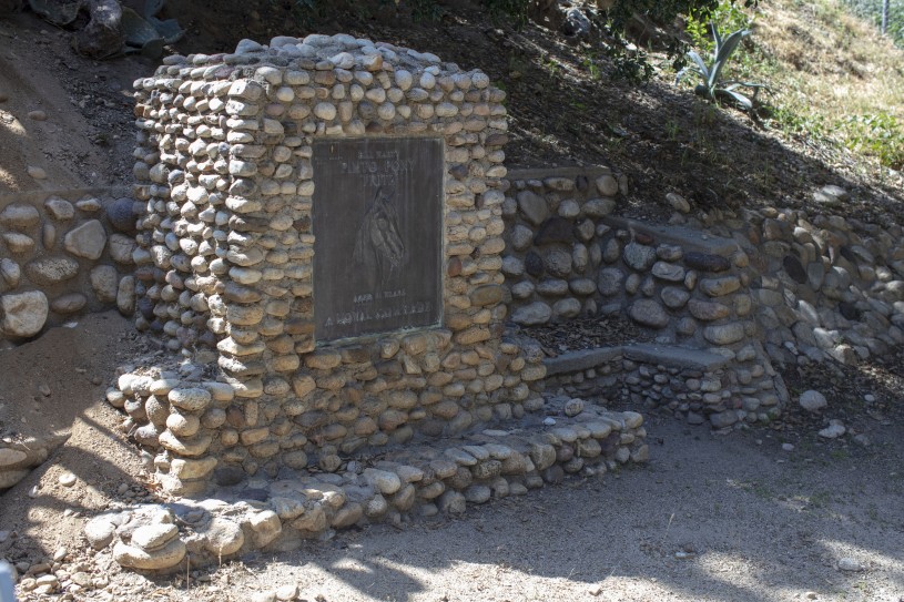 Horse cemetery and monument for Fritz