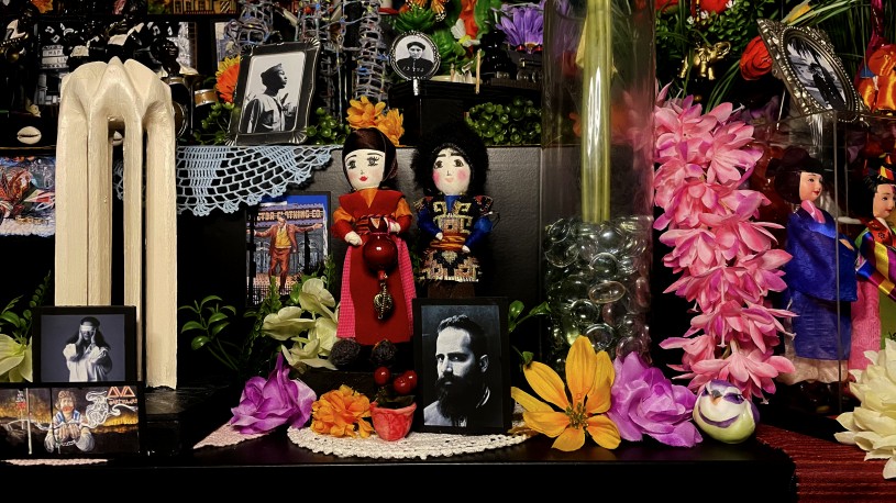 Armenian dolls in ofrenda