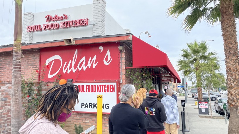 People in line to order at Dulans