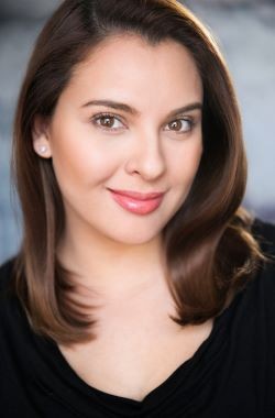 Giselle Tongii Headshot 